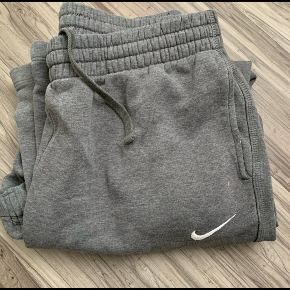 Nike light grey sweatpants